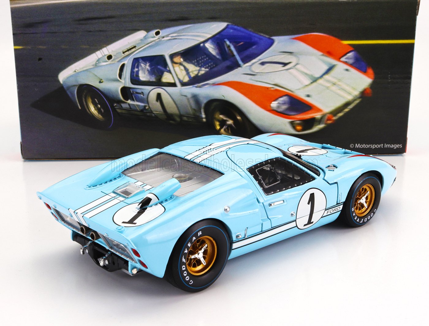 SHELBY-COLLECTIBLES - 1/18 - FORD USA - GT40 MKII 7.0L V8 TEAM SHELBY AMERICAN INC. N 1 2nd (BUT REALLY WINNER) 24h LE MANS 1966 K.MILES - D.HULME - LIGHT BLUE