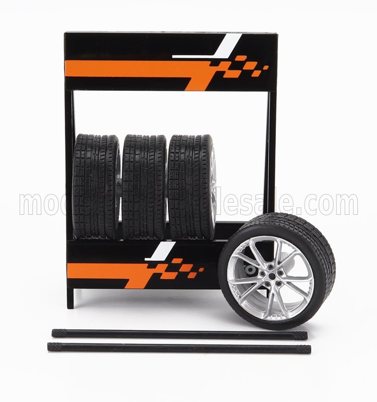 IXO-MODELS - 1/18 - ACCESSORIES - CAVALLETTO SUPPORTO 4X PNEUMATICI HYUNDAI - METAL RACK WITH 4X TYRES - SILVER BLACK