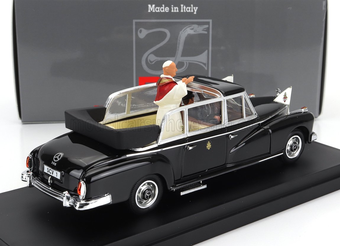 RIO-MODELS - 1/43 - MERCEDES BENZ - 300D LIMOUSINE SEMICONVERTIBLE 1960 - WITH DRIVER AND POPE FIGURE - PAPA GIOVANNI XXIII - BLACK