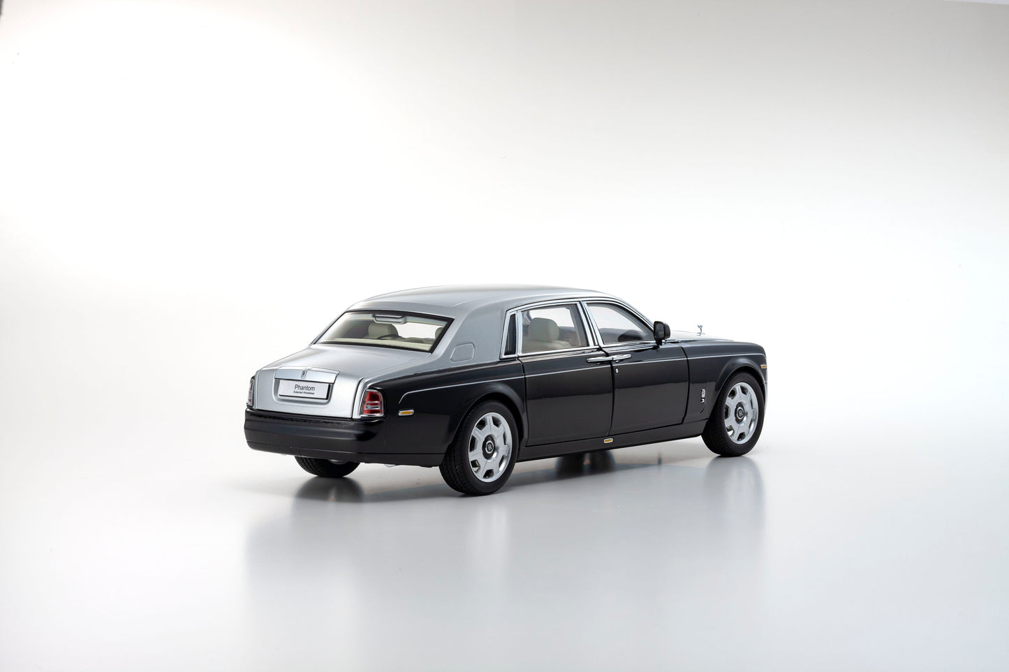 Kyosho Rolls-Royce Phantom EWB Scala 1/18