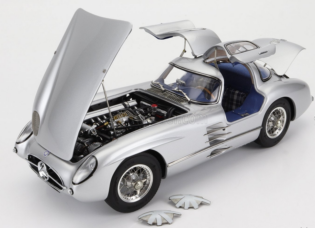 CMC - 1/18 - MERCEDES BENZ - 300 SLR UHLENHAUT COUPE N 15 SWEDEN GP 1955 -  SILVER