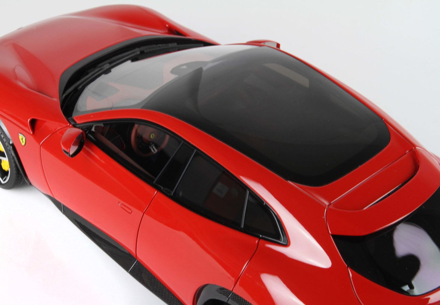 BBR-MODELS - 1/18 - Ferrari Purosangue - tetto panoramico Rosso Corsa 322 con Vetrinetta