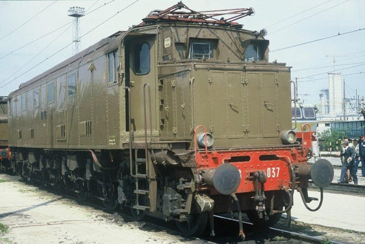 Piko Locomotiva Elettrica E.428.037 FS di Prima Serie con Prese d'Aria Basse