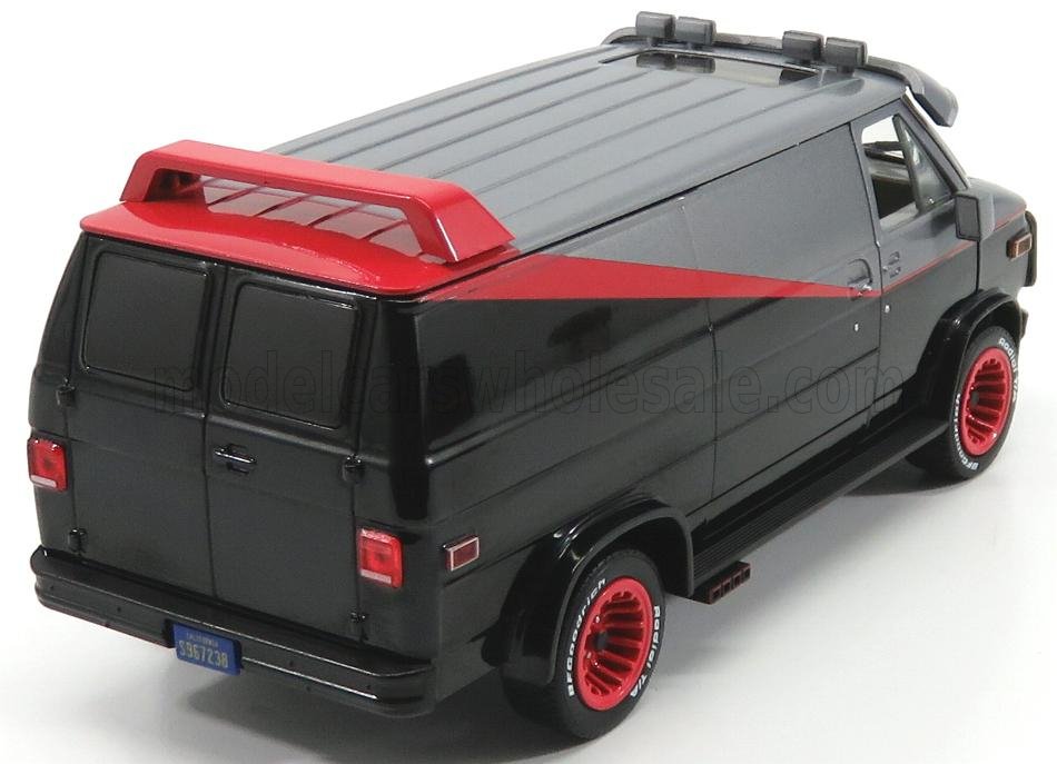 GREENLIGHT - 1/24 - GMC - VANDURA CARGO G.SERIES VAN - A-TEAM - 1983 - BLACK GREY MET RED