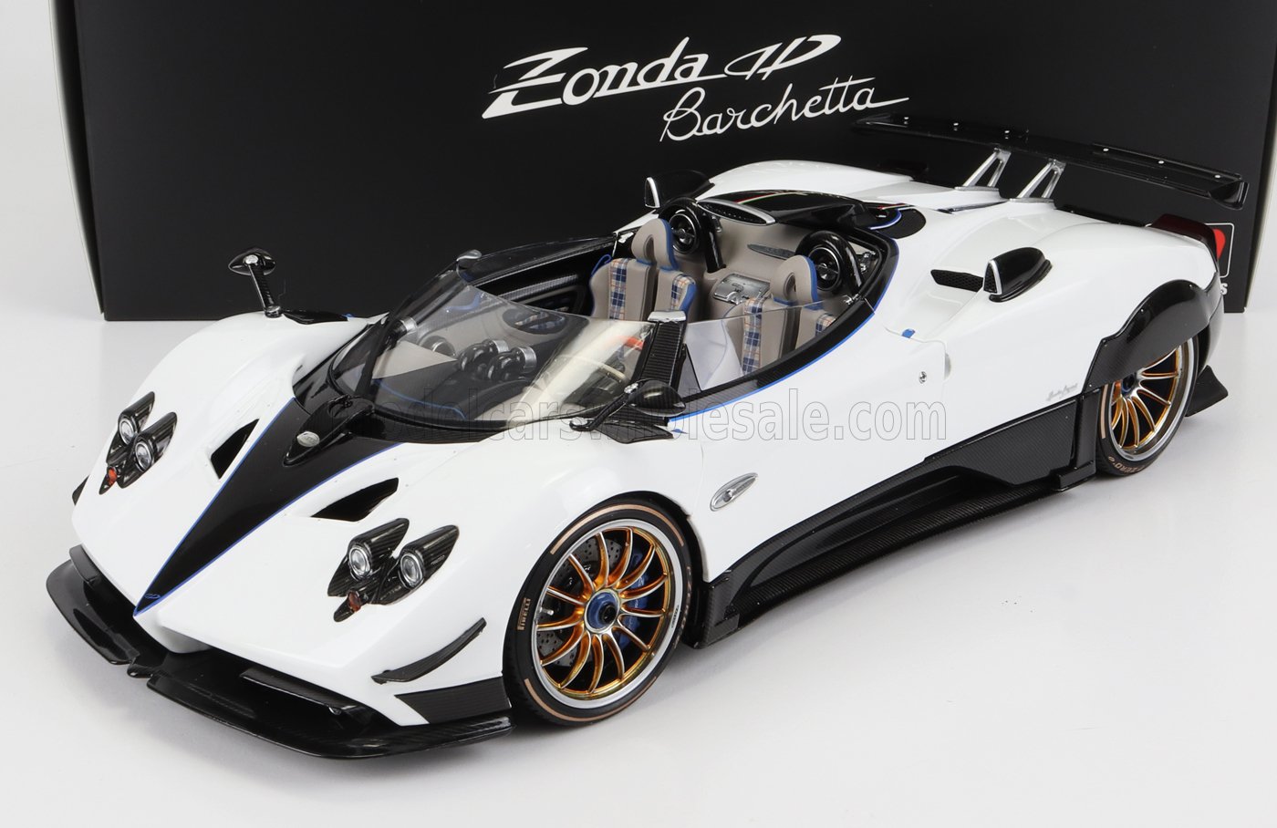 LCD-MODEL - 1/18 - PAGANI - ZONDA HP BARCHETTA 2018 - CARBON FIBRE WHITE