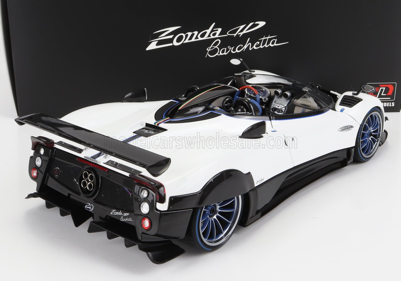 LCD-MODEL - 1/18 - PAGANI - ZONDA HP BARCHETTA 2018 - CARBON FIBRE WHITE