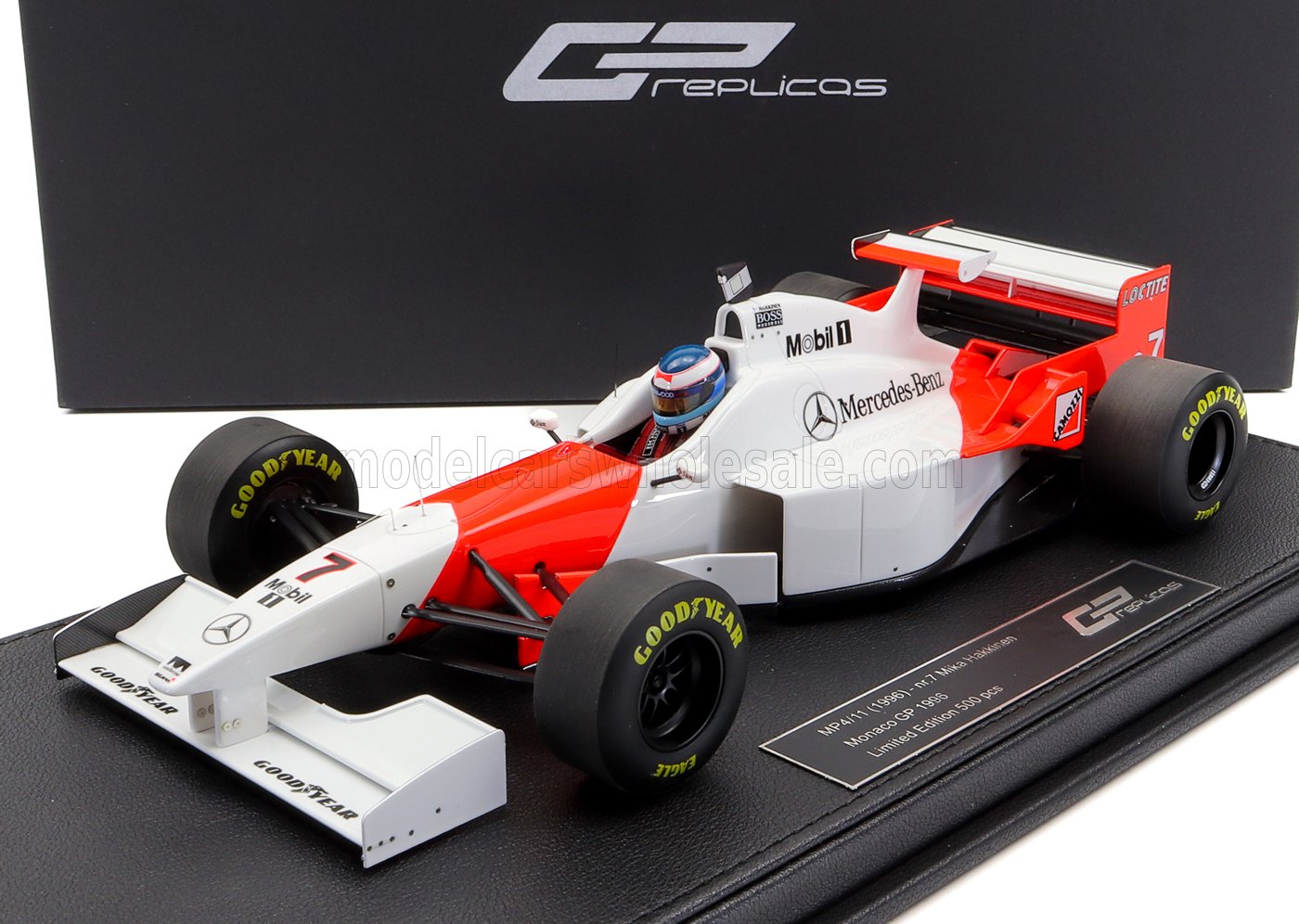 GP-REPLICAS - 1/18 - McLAREN - F1 MP4/11 3.0L V10 CENTRAL WING MARLBORO MERCEDES TEAM N 7 6th MONACO GP 1996 WITH PILOT FIGURE MIKA HAKKINEN - CON VETRINA - WITH SHOWCASE - RED WHITE