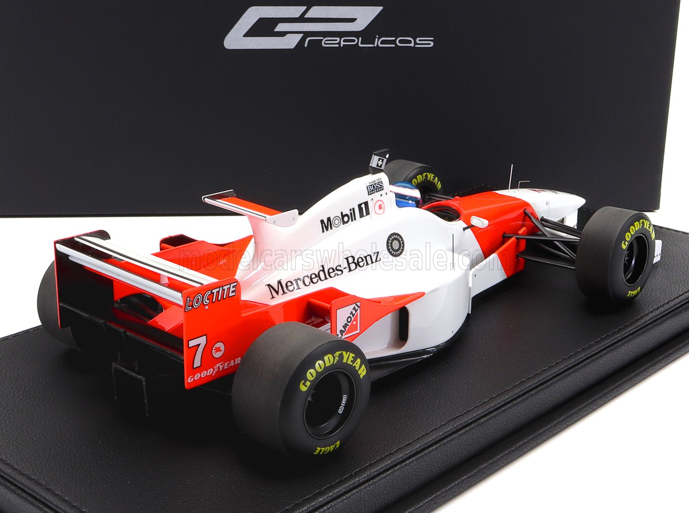 GP-REPLICAS - 1/18 - McLAREN - F1 MP4/11 3.0L V10 CENTRAL WING MARLBORO MERCEDES TEAM N 7 6th MONACO GP 1996 WITH PILOT FIGURE MIKA HAKKINEN - CON VETRINA - WITH SHOWCASE - RED WHITE