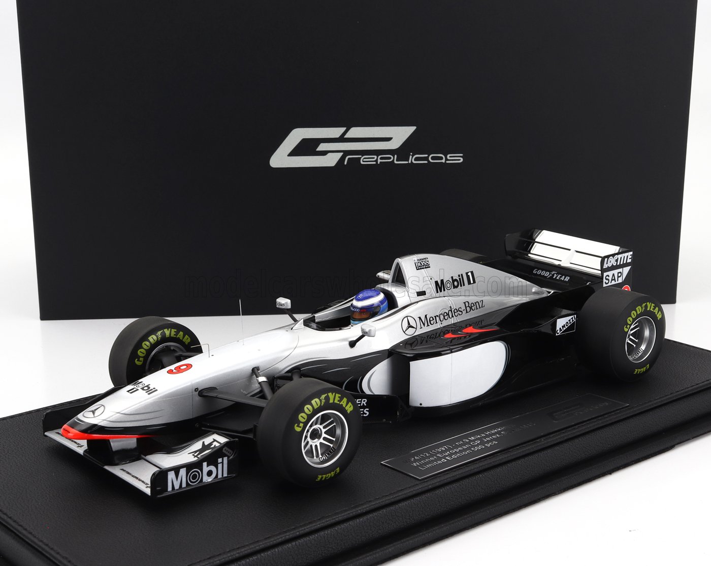 GP-REPLICAS - 1/18 - McLAREN - F1 MP4/12 MERCEDES N 9 WINNER EUROPEAN GP 1997 (with driver figure)  MIKA HAKKINEN - SILVER BLACK