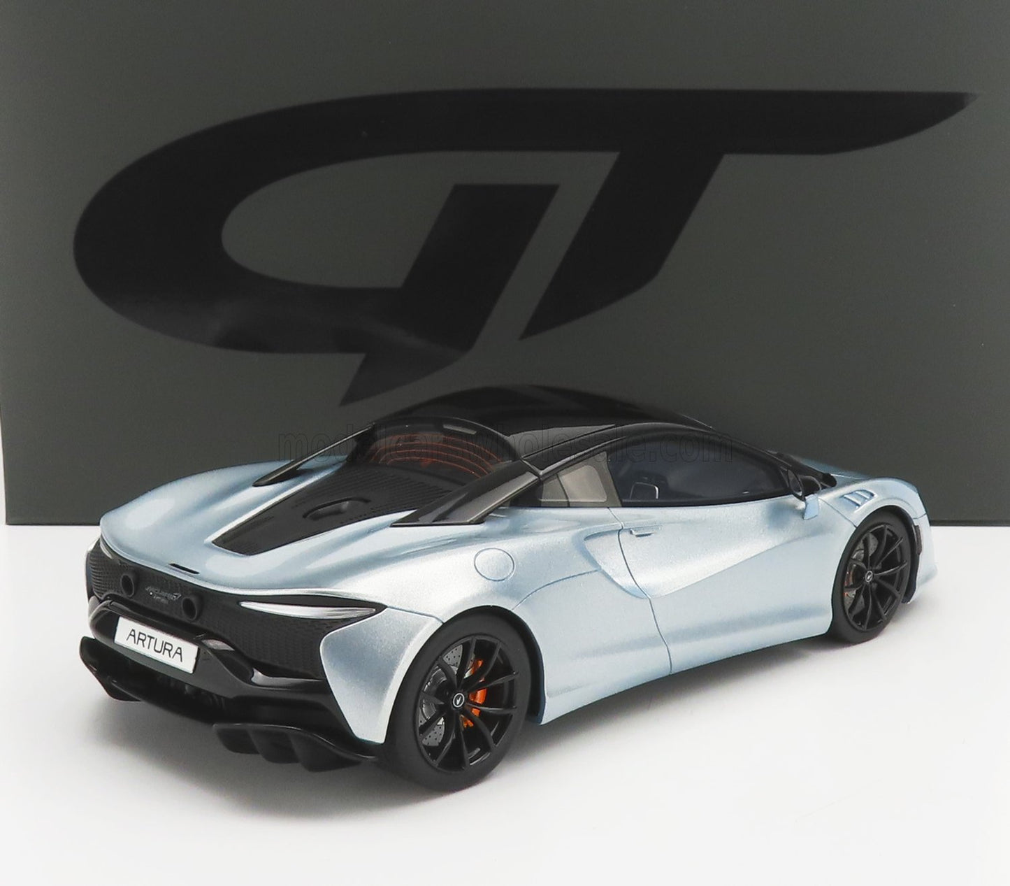 GT-SPIRIT - 1/18 - McLAREN - ARTURA 2021 - SILVER