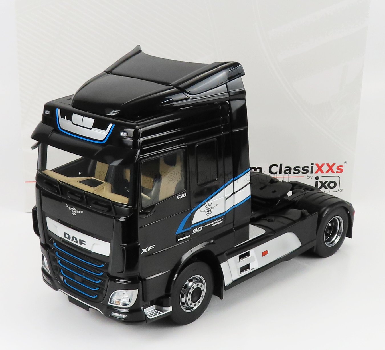 PREMIUM CLASSIXXS - DAF - XF SPACE CAB TRACTOR TRUCK 2-ASSI 2018