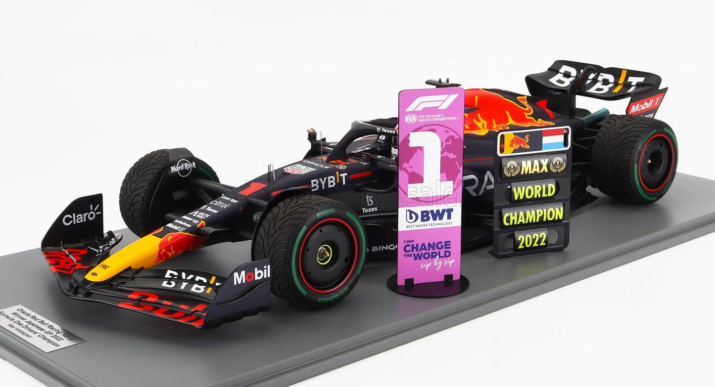 SPARK-MODEL - 1/12 - RED BULL - F1 RB18 TEAM ORACLE RED BULL RACING N 1 WORLD CHAMPION WINNER JAPAN GP WITH PIT BOARD 2022 MAX VERSTAPPEN - MATT BLUE YELLOW RED