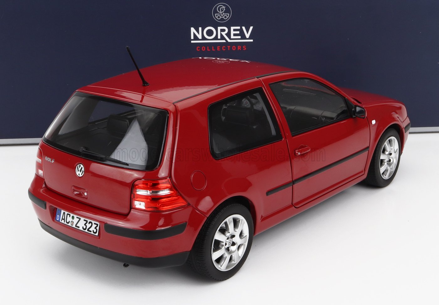 NOREV - VOLKSWAGEN - GOLF IV 2002