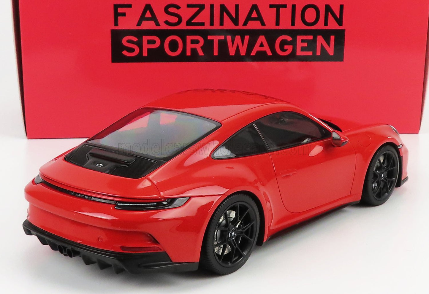 MINICHAMPS - 1/18 - PORSCHE - 911 992 GT3 COUPE 2021