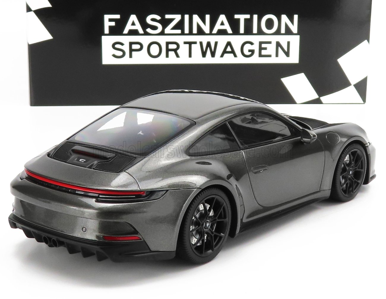 MINICHAMPS - PORSCHE - 911 992 GT3 TOURING COUPE 2022 - BLACK RIMS