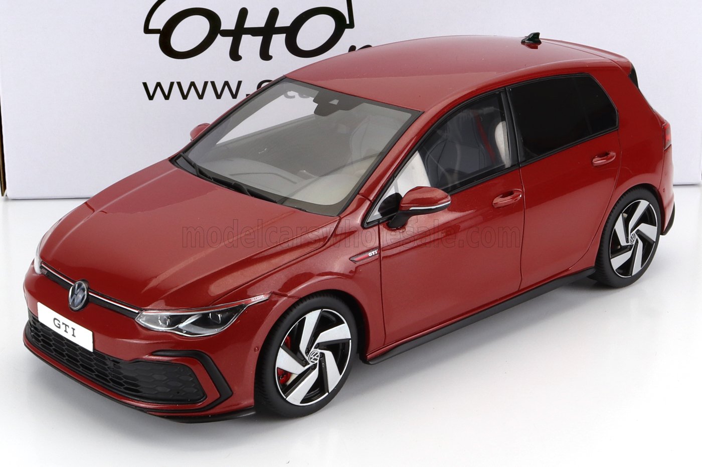 OTTO-MOBILE - 1/18 - VOLKSWAGEN - GOLF VIII GTi 2021 - RED