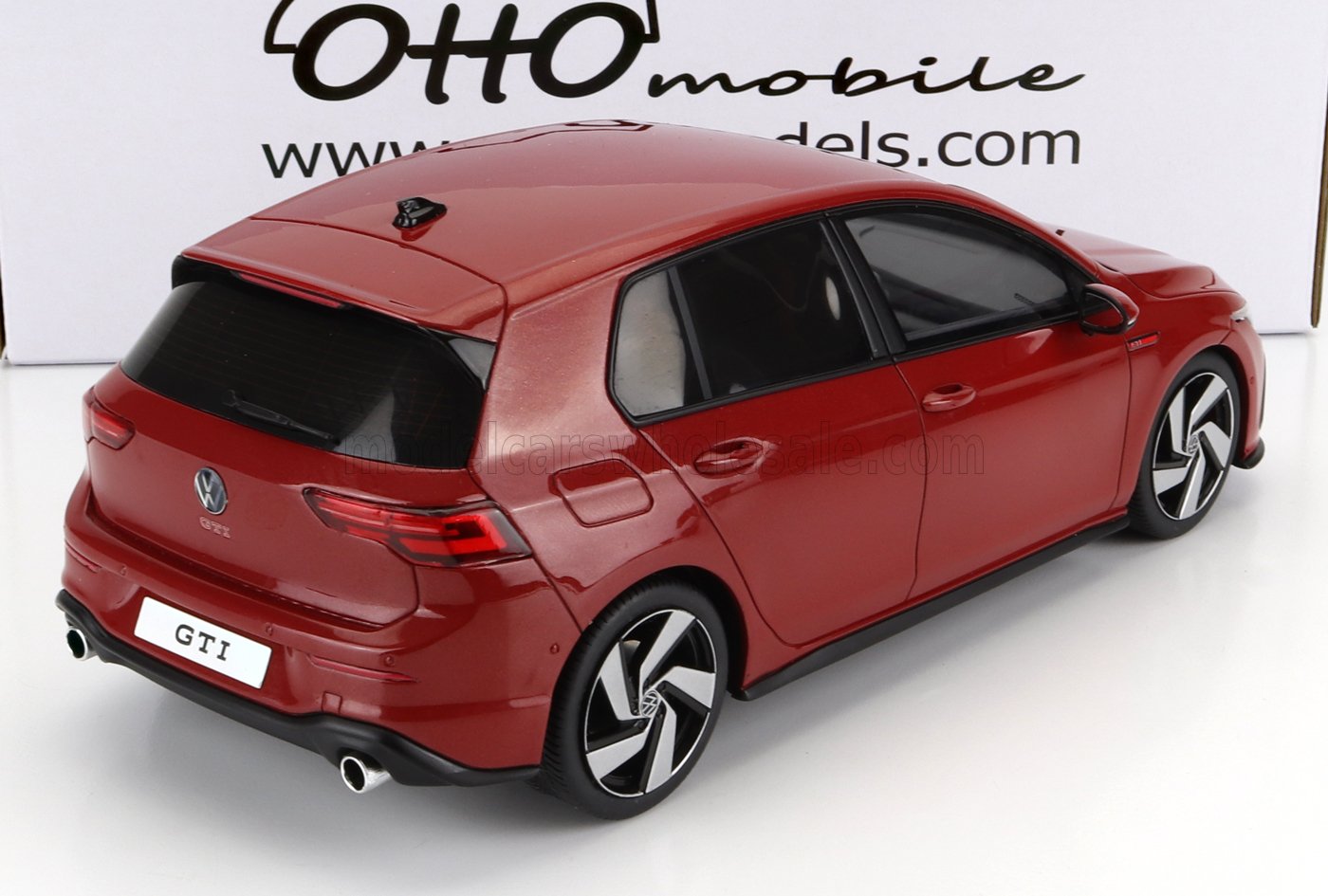 OTTO-MOBILE - 1/18 - VOLKSWAGEN - GOLF VIII GTi 2021 - RED