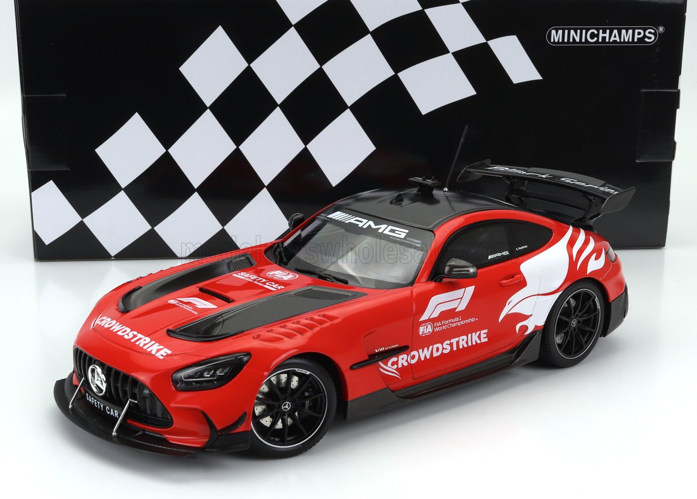 MINICHAMPS - 1/18 - MERCEDES BENZ - AMG GT V8 BLACK SERIES F1 SAFETY CAR CROWDSTRIKE SEASON 2022 BERND MAYLANDER - RED