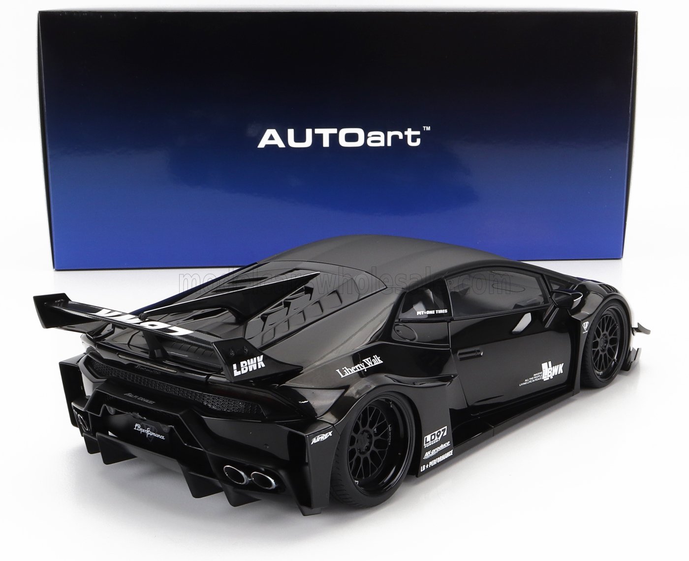 AUTOART - 1/18 - LAMBORGHINI - HURACAN LIBERTY WALK LB SILHOUETTE WORKS GT 2018 - BLACK