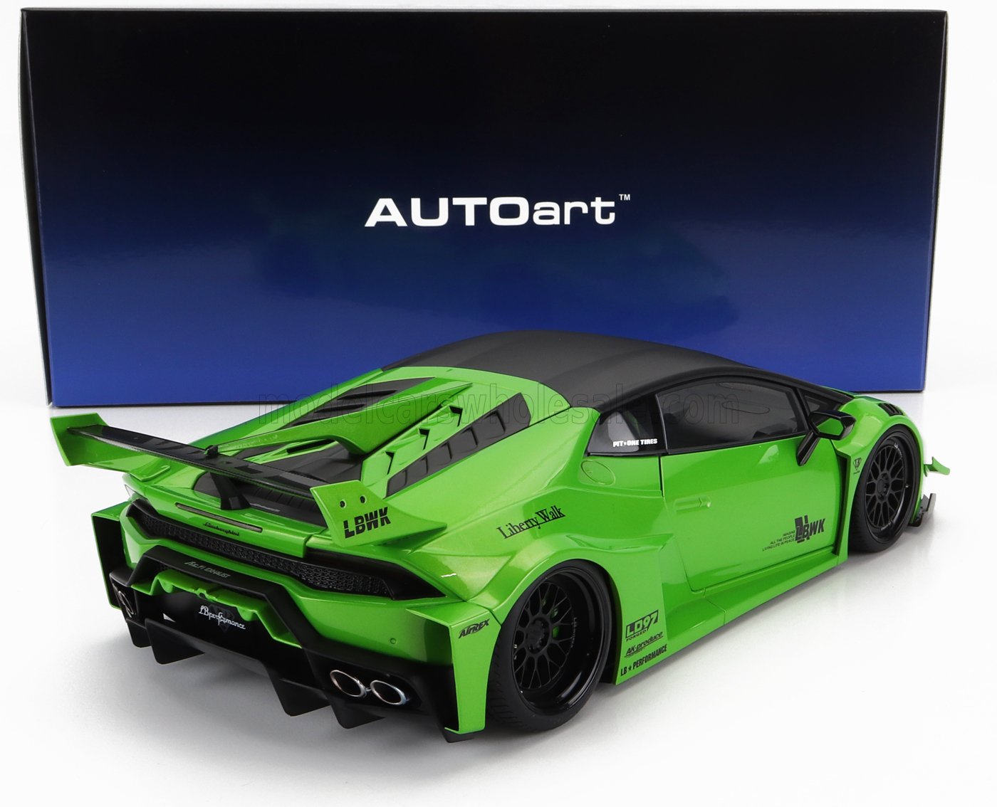 AUTOART - 1/18 - LAMBORGHINI - HURACAN LIBERTY WALK LB SILHOUETTE WORKS GT 2018 - PEARL GREEN