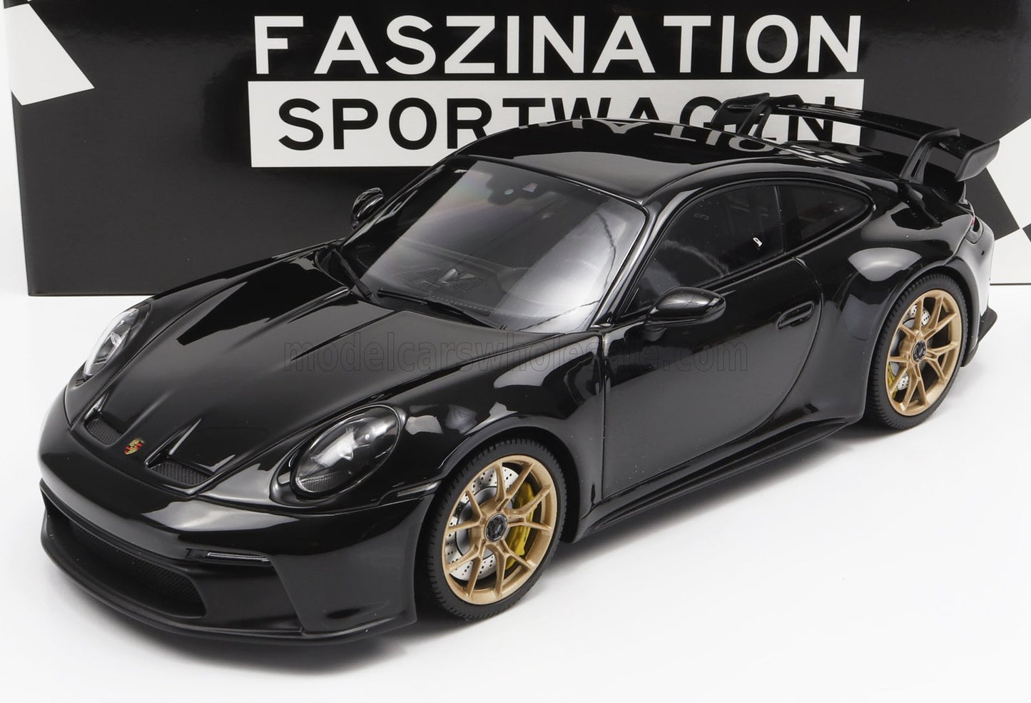 MINICHAMPS - 1/18 - PORSCHE - 911 992 GT3 COUPE 2021