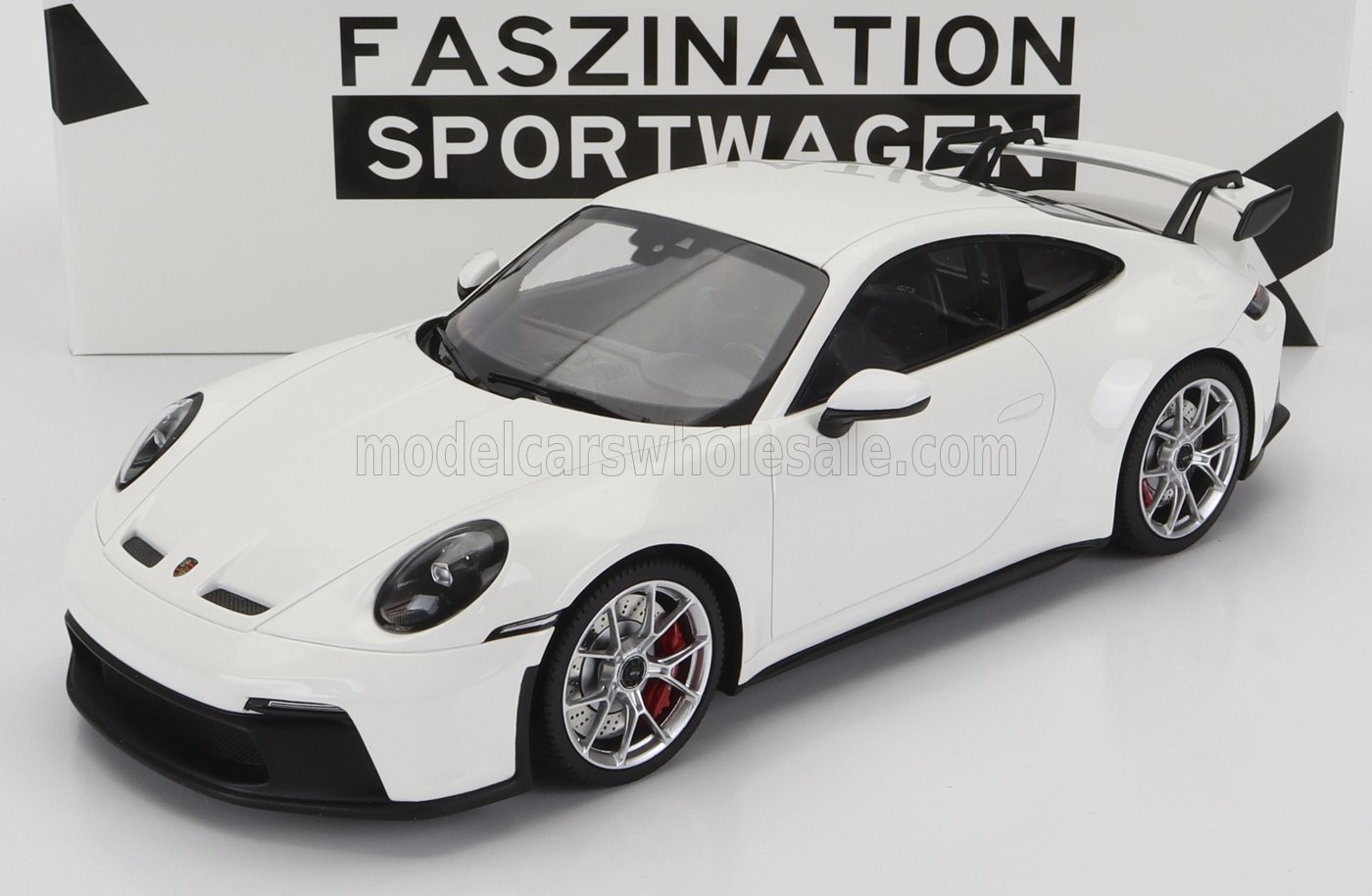 MINICHAMPS - 1/18 - PORSCHE - 911 992 GT3 COUPE 2021