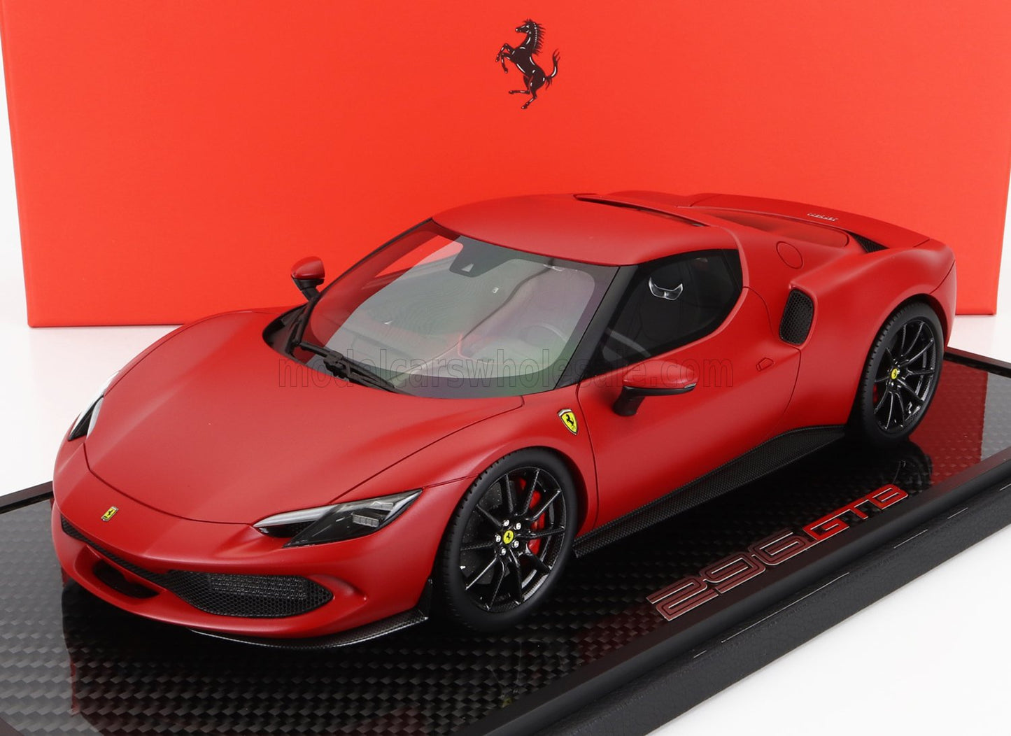 BBR-MODELS - 1/18 - FERRARI - 296 GTB HYBRID 830HP V6 2021 - CON VETRINA - ROSSO F1-75 - MATT RED