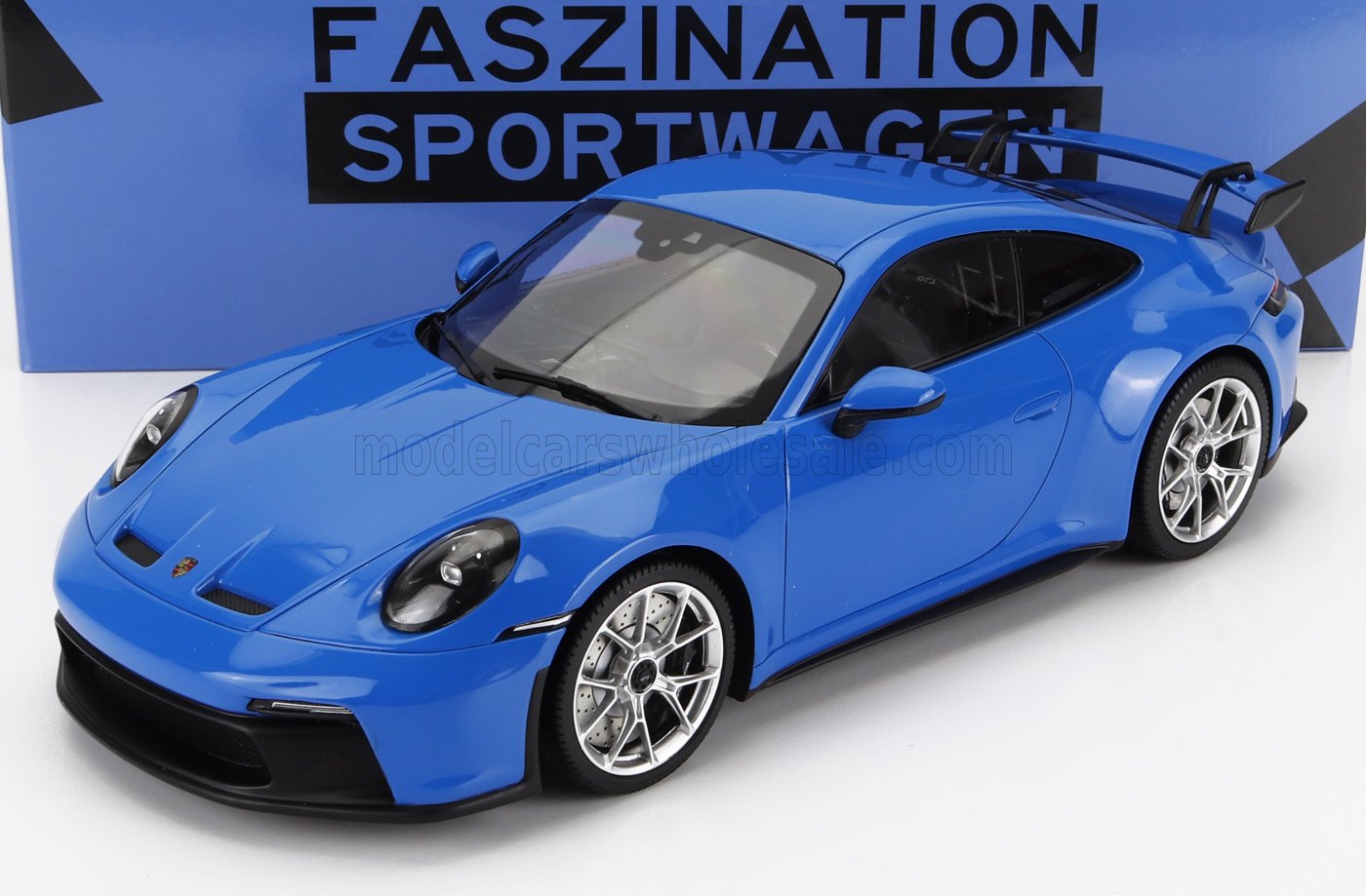 MINICHAMPS - 1/18 - PORSCHE - 911 992 GT3 COUPE 2021