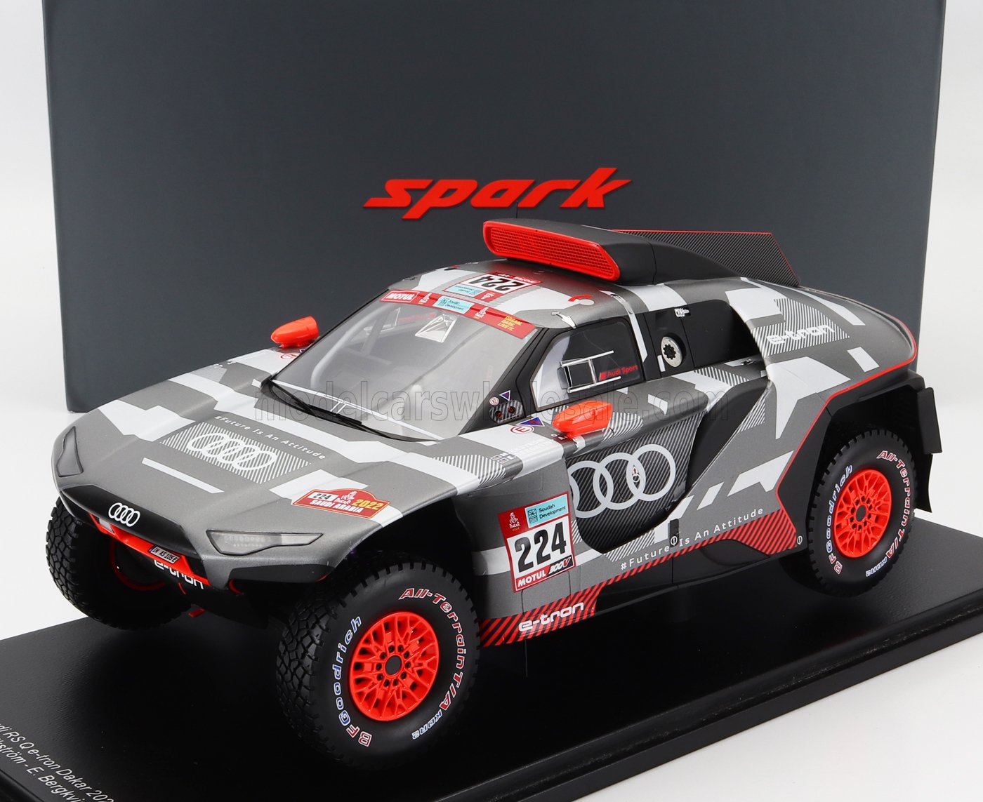 SPARK-MODEL - 1/18 - AUDI - Q E-TRON RS TEAM AUDI SPORT N 224 RALLY DAKAR 2022 M.EKSTROM - E.BERGKVIST - GREY SILVER BLACK