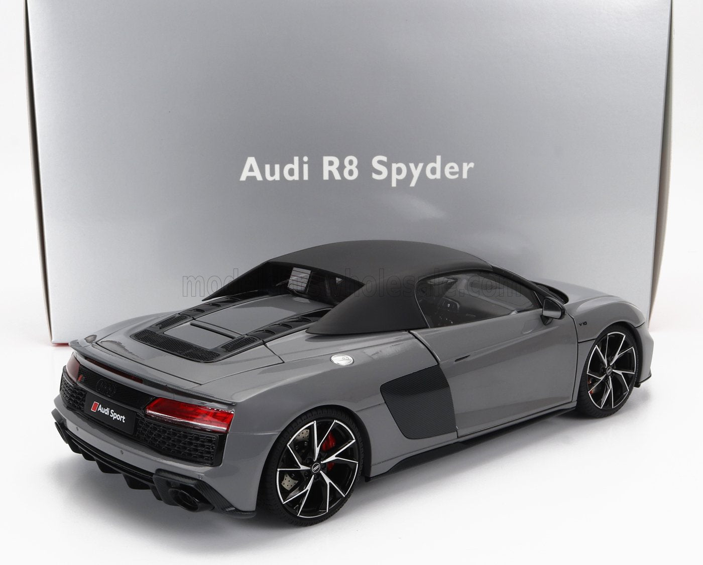 NZG - 1/18 - AUDI - R8 SPIDER PERFORMANCE 2019 - NARDO GREY