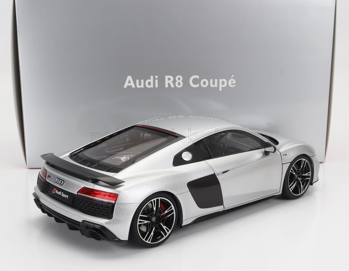 NZG - 1/18 - AUDI - R8 COUPE PERFORMANCE 2019