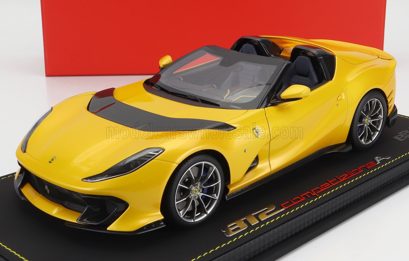 BBR-MODELS - 1/18 - FERRARI - 812 COMPETIZIONE A SPIDER 2022 - CON VETRINA - GIALLO TRISTRATO - YELLOW MET