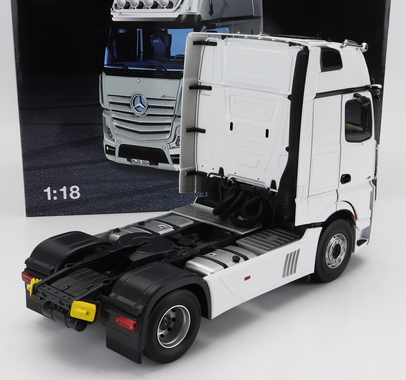 NZG - MERCEDES BENZ - ACTROS 2 1863 GIGASPACE 4x2 MIRRORCAM TRACTOR TRUCK 2-ASSI 2018