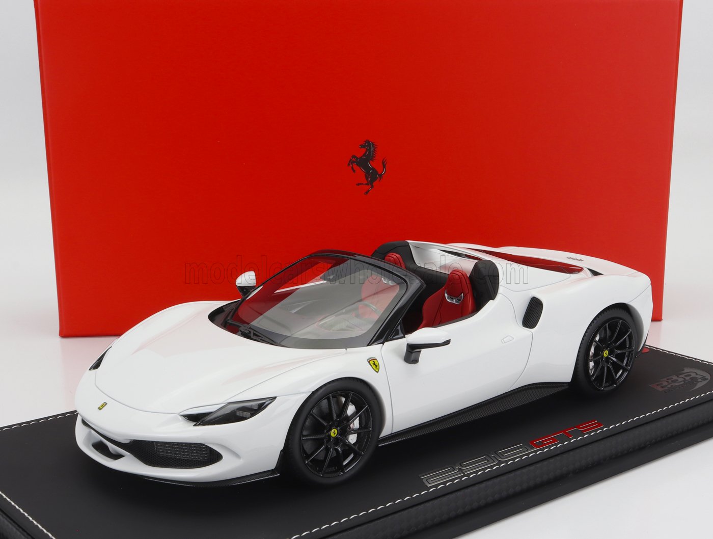 BBR-MODELS - 1/18 - FERRARI - 296 GTS SPIDER 2022 - CON VETRINA -  BIANCO CERVINO - WHITE