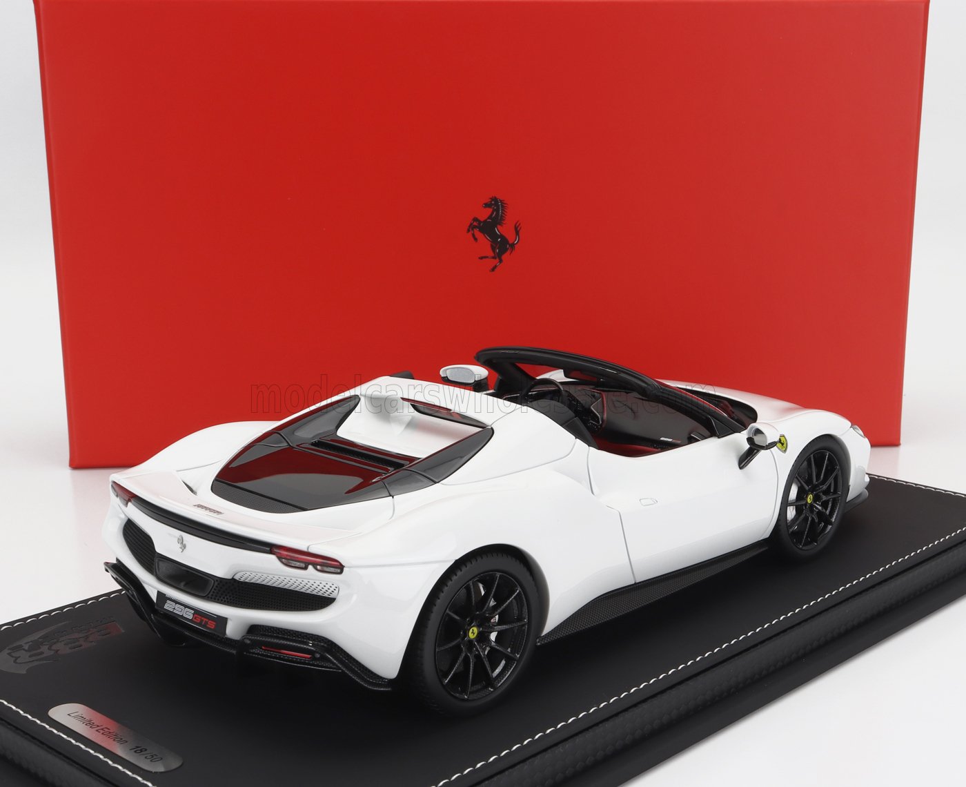 BBR-MODELS - 1/18 - FERRARI - 296 GTS SPIDER 2022 - CON VETRINA -  BIANCO CERVINO - WHITE