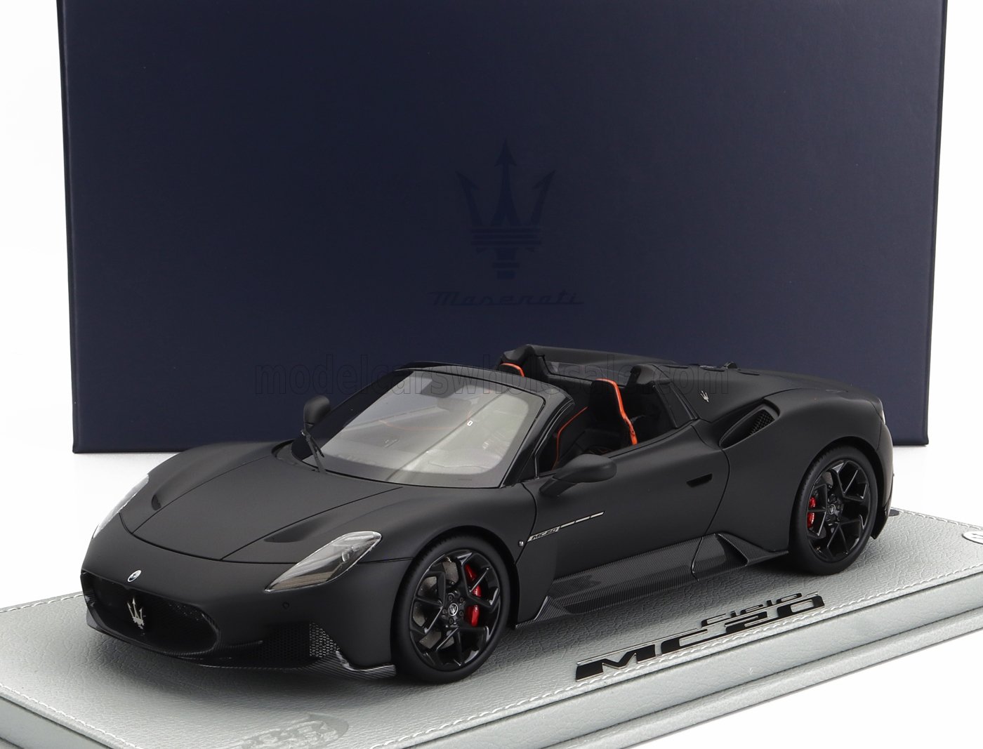 BBR-MODELS - 1/18 - MASERATI - MC20 CIELO SPIDER 2022 - CON VETRINA - MATT BLACK