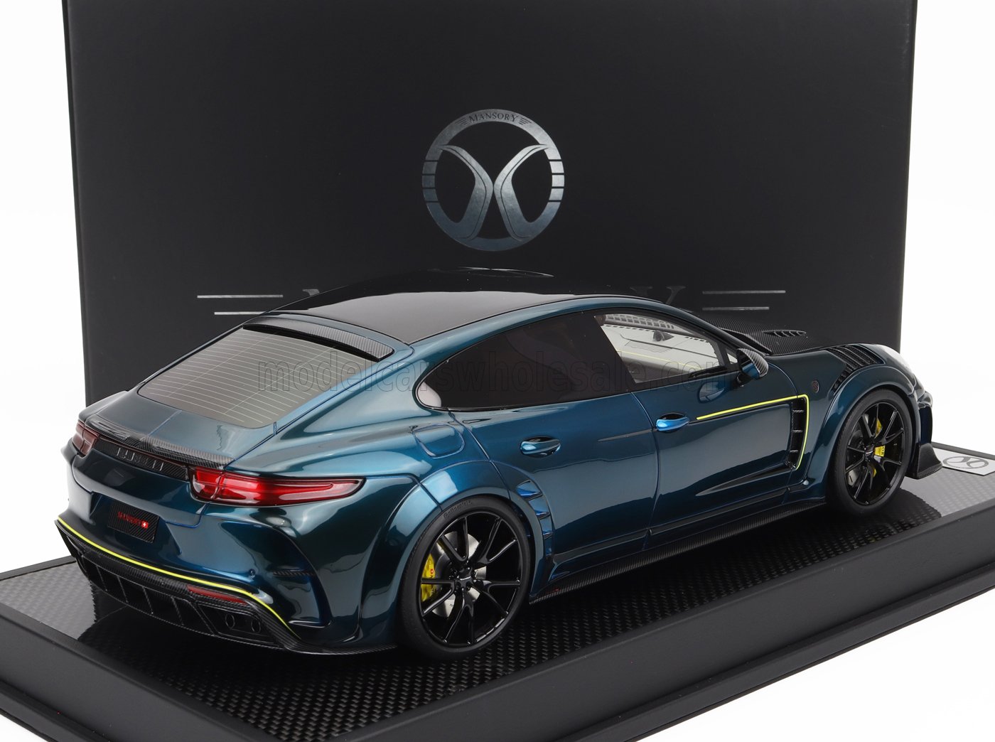 MOTORHELIX - 1/18 - PORSCHE - PANAMERA MANSORY 2019 - BLUE CARBON