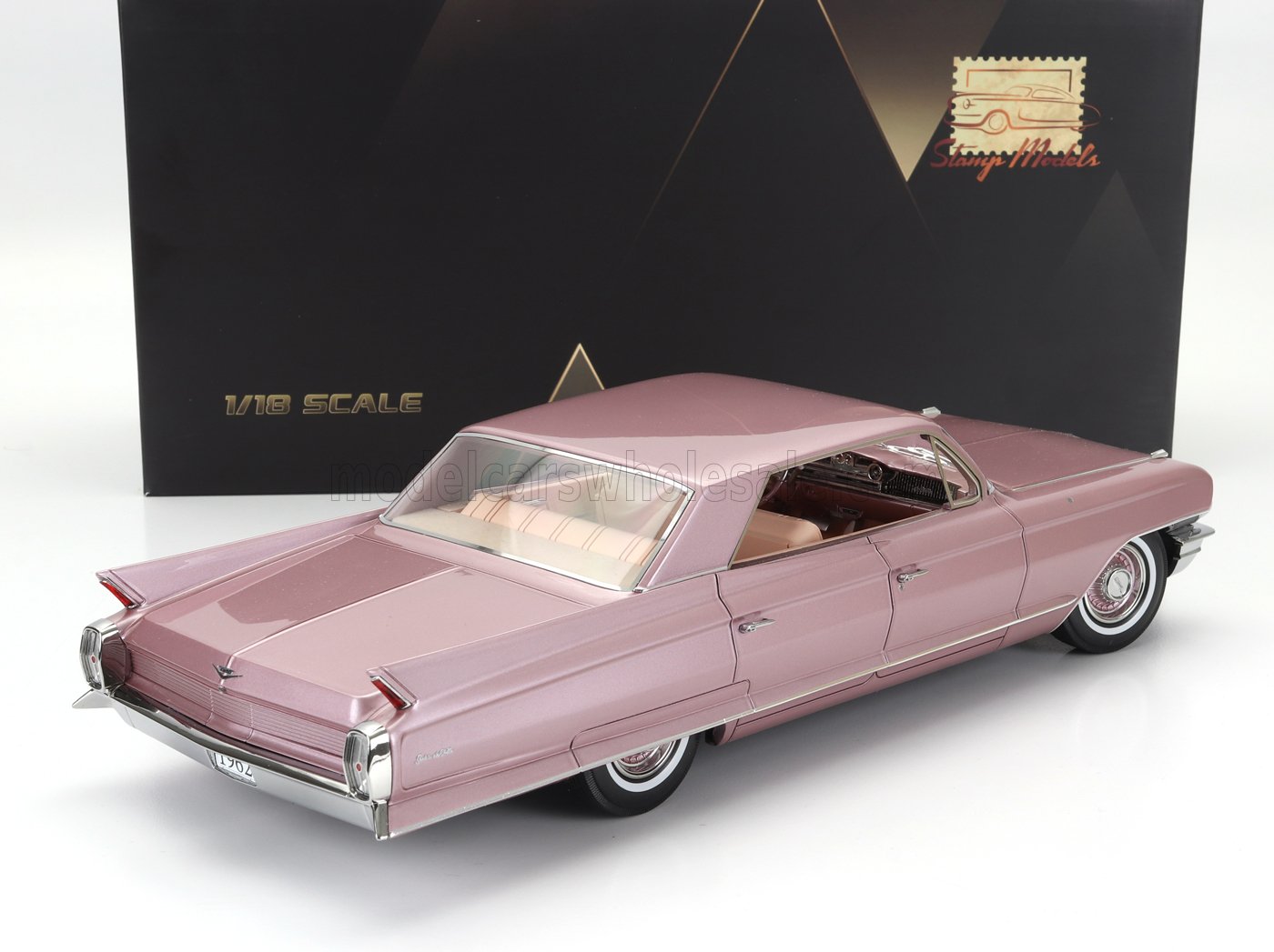 STAMP-MODELS - 1/18 - CADILLAC - SEDAN DE VILLE 1962 - HEATHER PINK MET