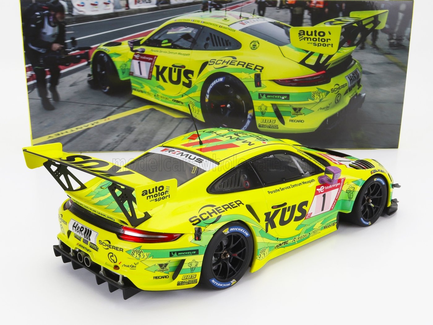 MINICHAMPS - 1/18 - PORSCHE - 911 991-2 GT3 R TEAM MANTHEY RACING N 1 24h NURBURGRING 2022 KEVIN ESTRE - MICHAEL CHRISTENSEN - LAURENS VANTHOOR - FREDERIS MAKOWIECKI - YELLOW GREEN