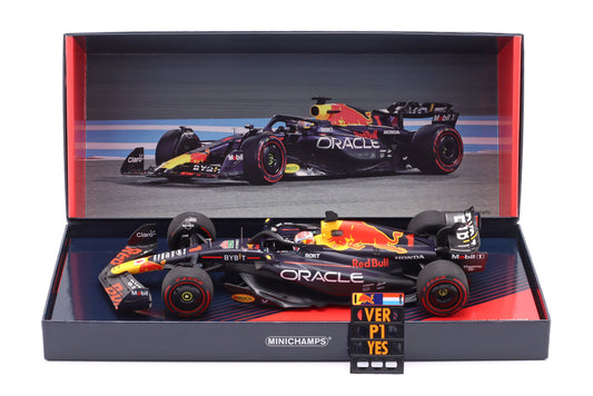 MINICHAMPS - RED BULL - F1 RB19 TEAM ORACLE RED BULL RACING N 1 WORLD CHAMPION WINNER BAHRAIN GP WITH PIT BOARD 2023 MAX VERSTAPPEN