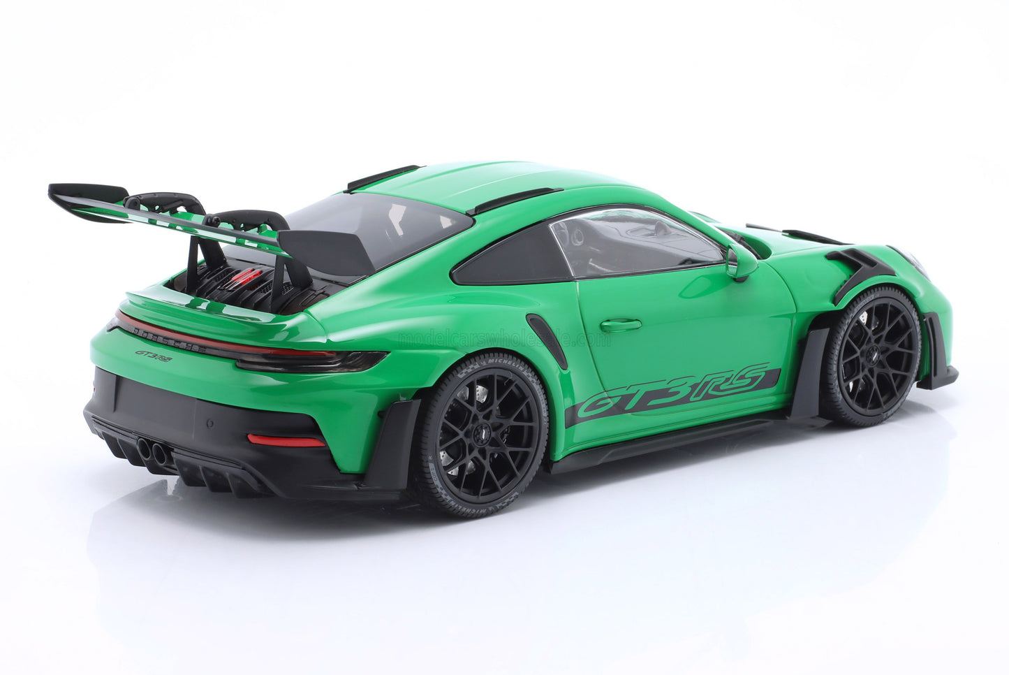 MINICHAMPS - PORSCHE - 911 992 GT3 RS COUPE 2023 - SILVER RIMS