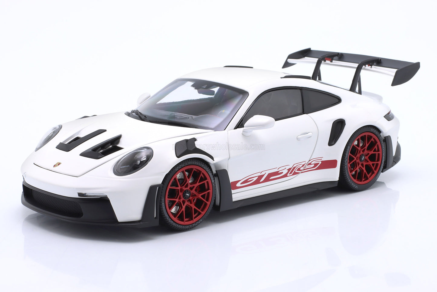 MINICHAMPS - PORSCHE - 911 992 GT3 RS COUPE 2022 - RED RIMS