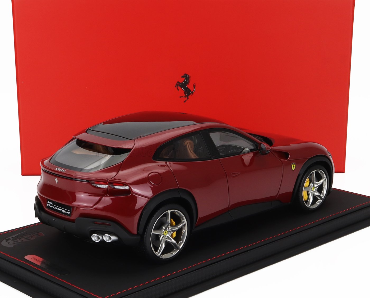 BBR-MODELS - 1/18 - FERRARI - PUROSANGUE SUV 2022 - CON VETRINA