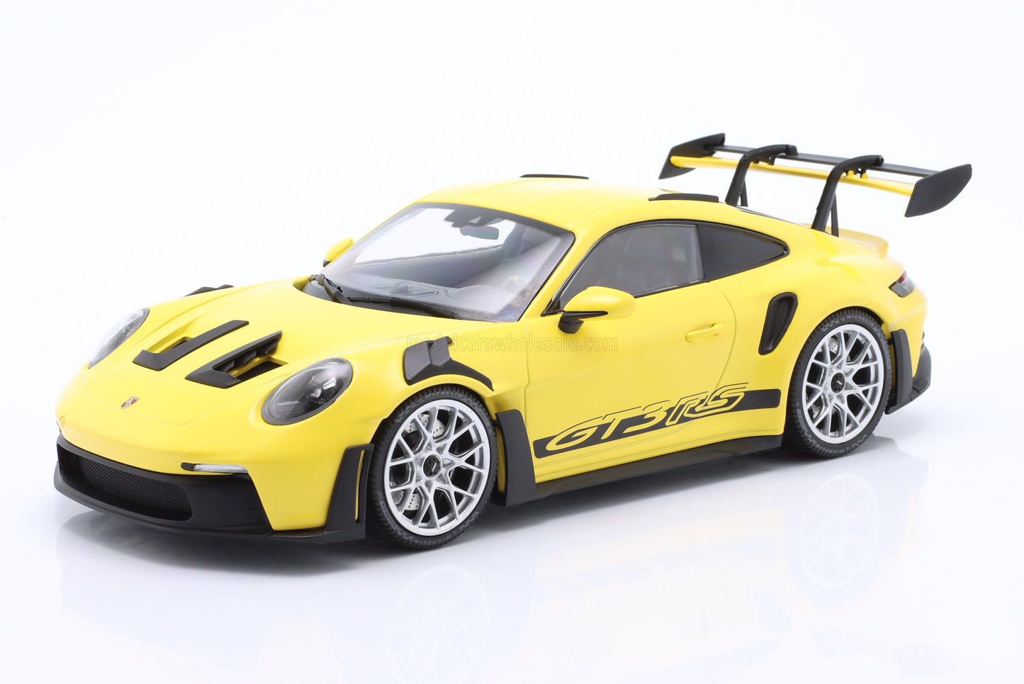 MINICHAMPS - 1/18 - PORSCHE - 911 992 GT3 RS COUPE 2023 - SILVER RIMS - YELLOW BLACK