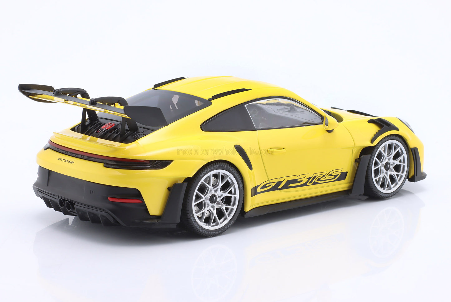 MINICHAMPS - 1/18 - PORSCHE - 911 992 GT3 RS COUPE 2023 - SILVER RIMS - YELLOW BLACK