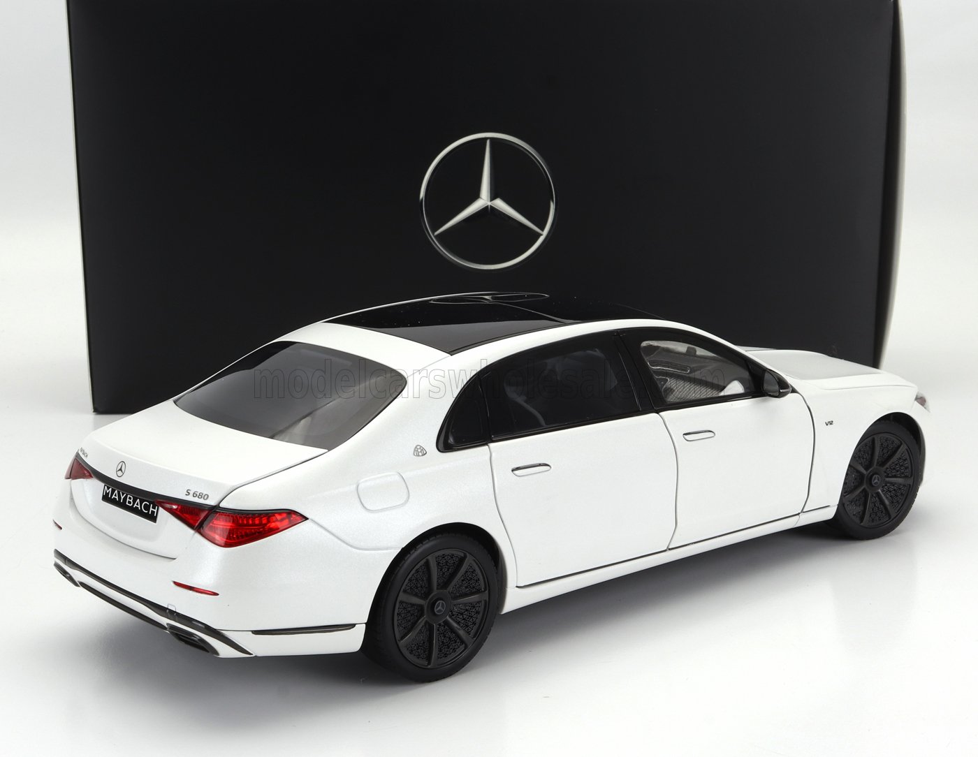 NOREV - 1/18 - MERCEDES BENZ - S-CLASS S680 MAYBACH (X223) 4-MATIC NIGHT SERIES 2019 - OPALITH WHITE MAGNO BLACK