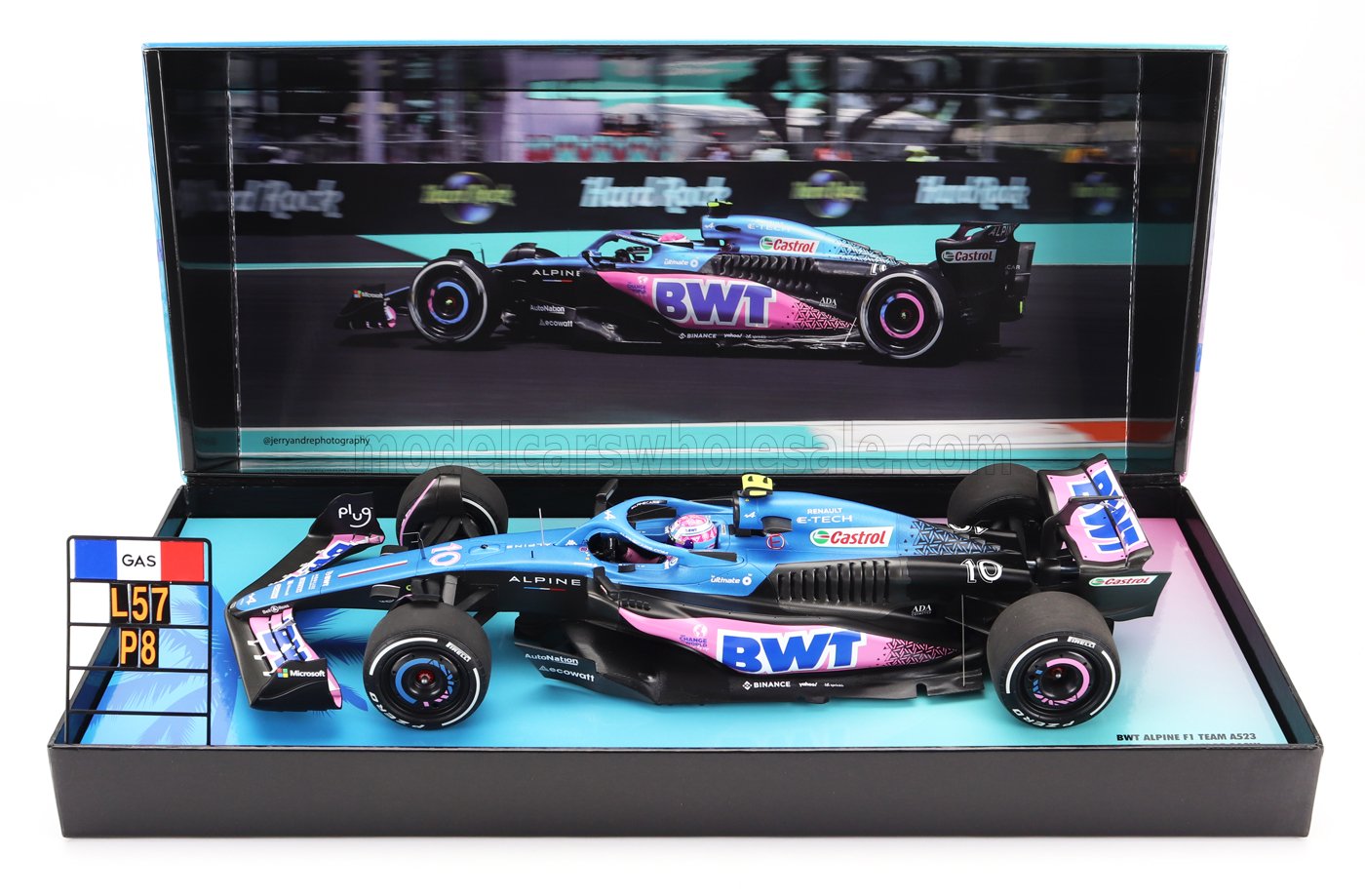 MINICHAMPS - 1/18 - RENAULT - F1 A523 TEAM BWT ALPINE N 10 8th MIAMI GP 2023 WITH PIT BOARD PIERRE GASLY - BLUE BLACK PINK