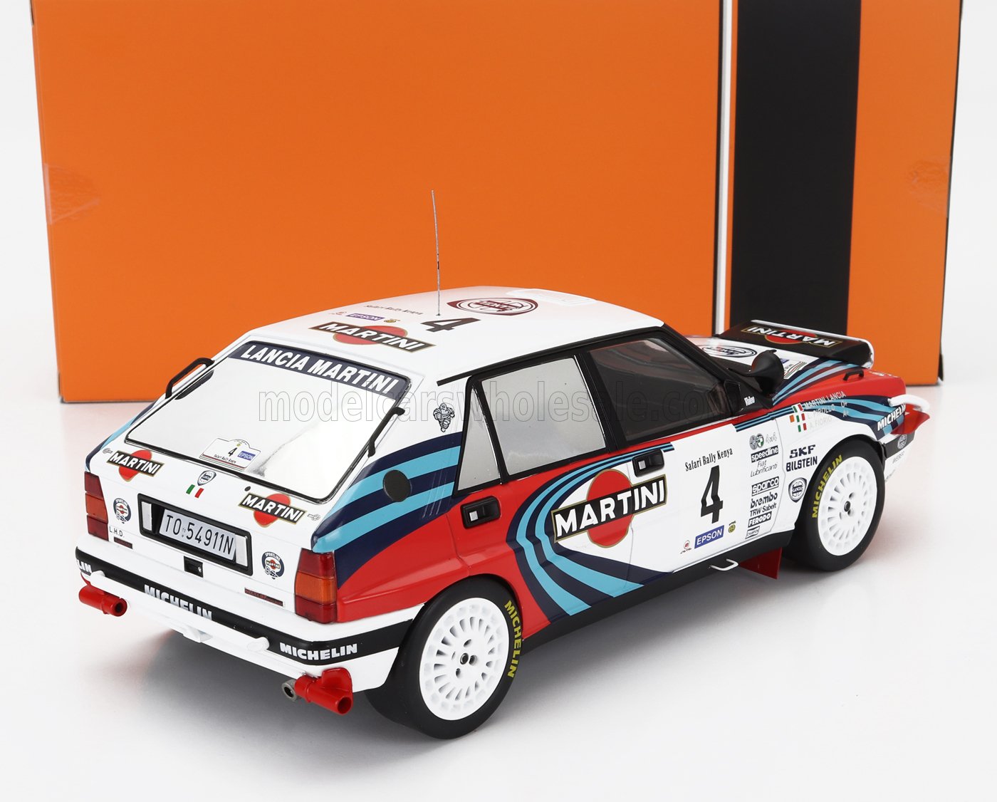 IXO-MODELS - 1/18 - LANCIA - DELTA INTEGRALE 16V MARTINI (night version) N 4 RALLY SAFARI 1990 ALESSANDRO FIORIO - LUIGI PIROLLO - WHITE BLUE RED