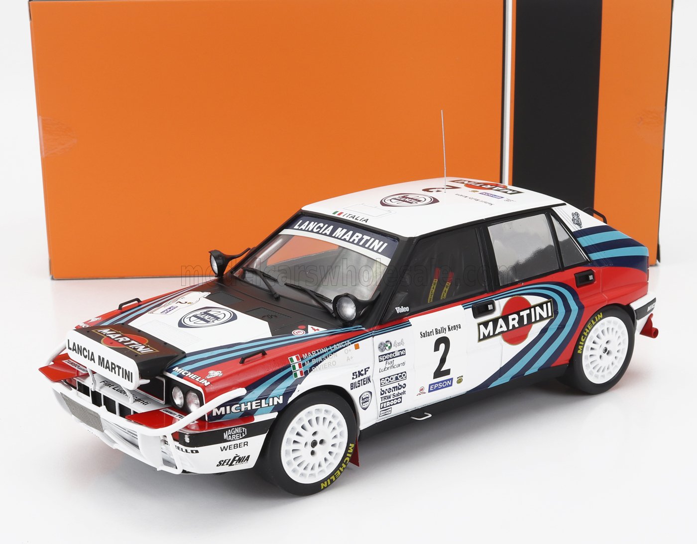 IXO-MODELS - 1/18 - LANCIA - DELTA INTEGRALE 16V MARTINI (night version) N 2 RALLY SAFARI 1990 MIKI BIASION - TIZIANO SIVIERO - WHITE BLUE RED