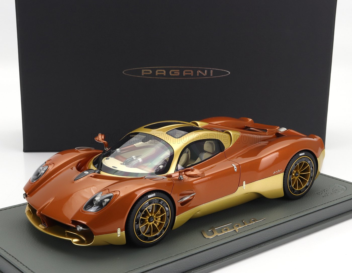 BBRModels - Pagani Utopia Bronzo metallizzato con Vetrinetta